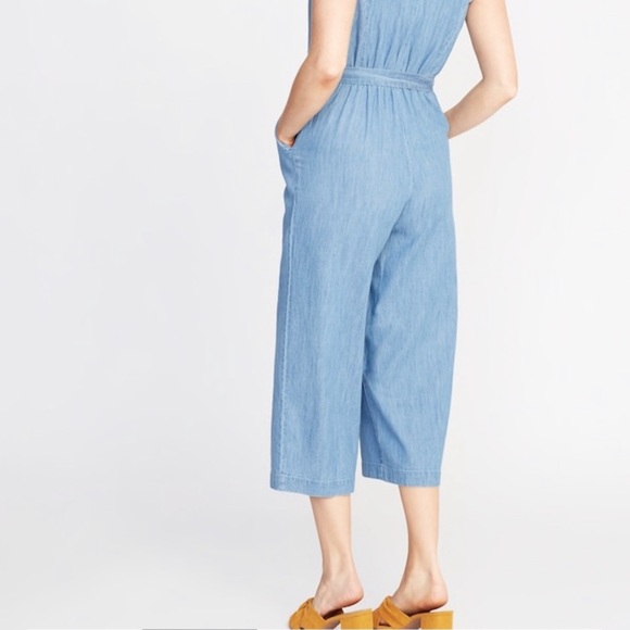 Old Navy Faux WrapCropped  Jumpsuit! Sz L - Picture 3 of 5